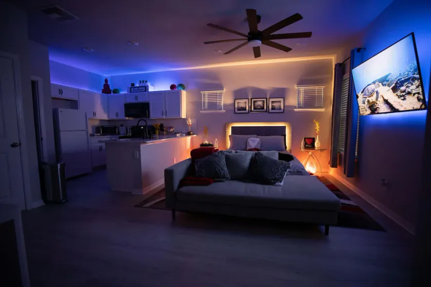 Pet Friendly Modern Zen Studio Retreat with Hot Tub - Image 1