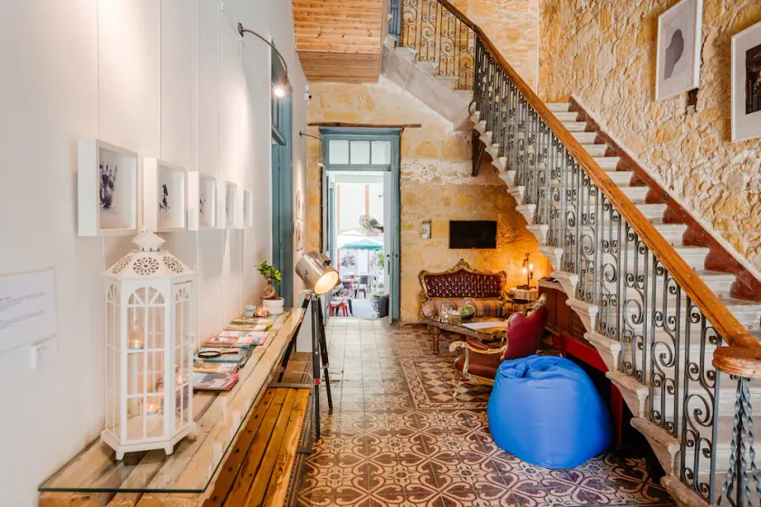 TasEV Guesthouse - Image 1