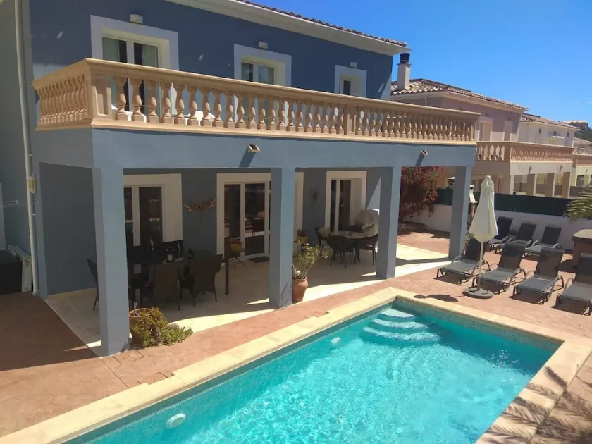 Villa de luxe avec piscine privée, bain à remous et WiFi haut débit - Image 1