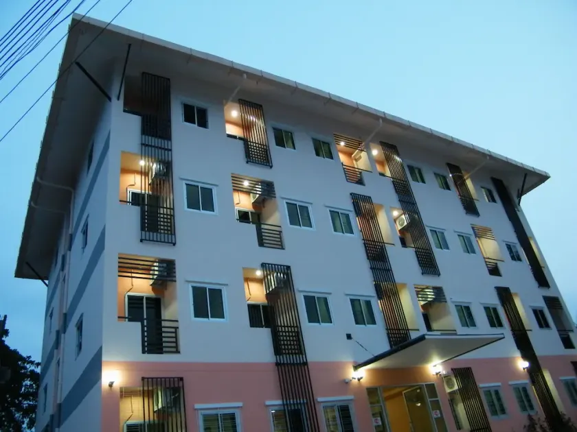 Fun Dee Mansion - Image 1