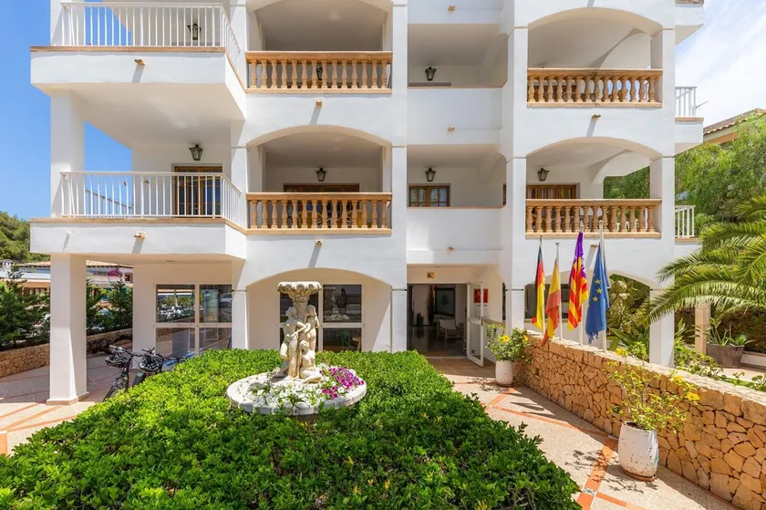 Appartement proche de la plage avec accès à une piscine, terrasse privée, climatisation et Wi-Fi - Image 1