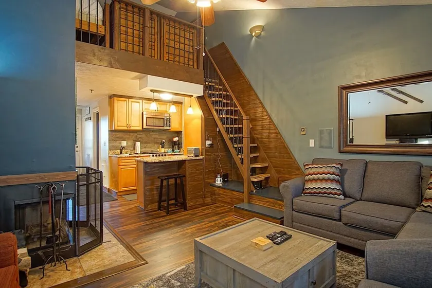 Mountain Crest 35 The Tree House at Snowshoe Superb And Comfy Sleeps 6 - Image 1