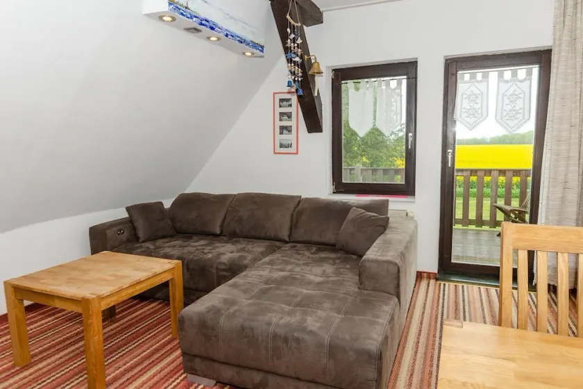 3-R-Ferienwohnung-fuer-4-Personen-in-Schaprode-auf-Ruegen-Zi3 - Image 1