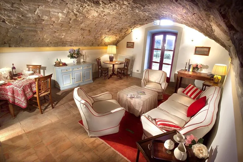 Romantic House - Image 1