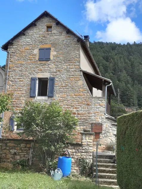 Family house in the center of Lozère - Image 1