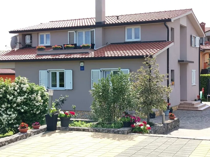 Relaxing rural apartment with playground and grill - Image 1
