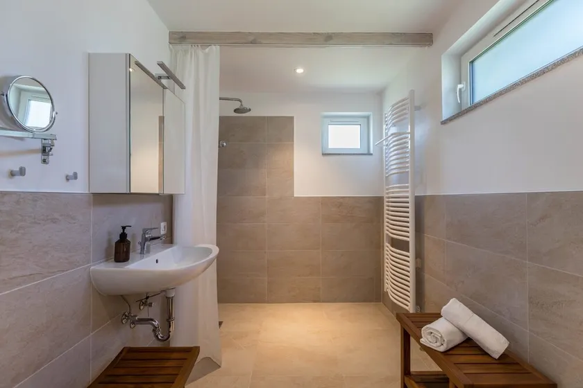 Holiday Home \"Holtdeel\" with Private Garden & Wi-Fi - Image 1