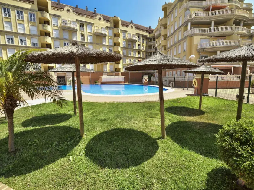 Bel appartement pour 4 personnes avec piscine, climatisation, WIFI, TV, terrasse et animaux admis - Image 1