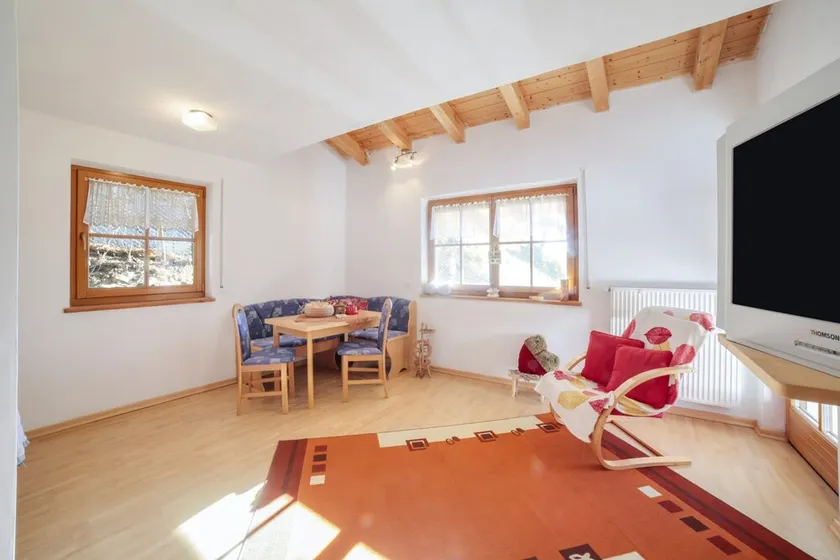 Cozy Strickerhof 1 Holiday Apartment with Mountain View & Balcony - Image 1