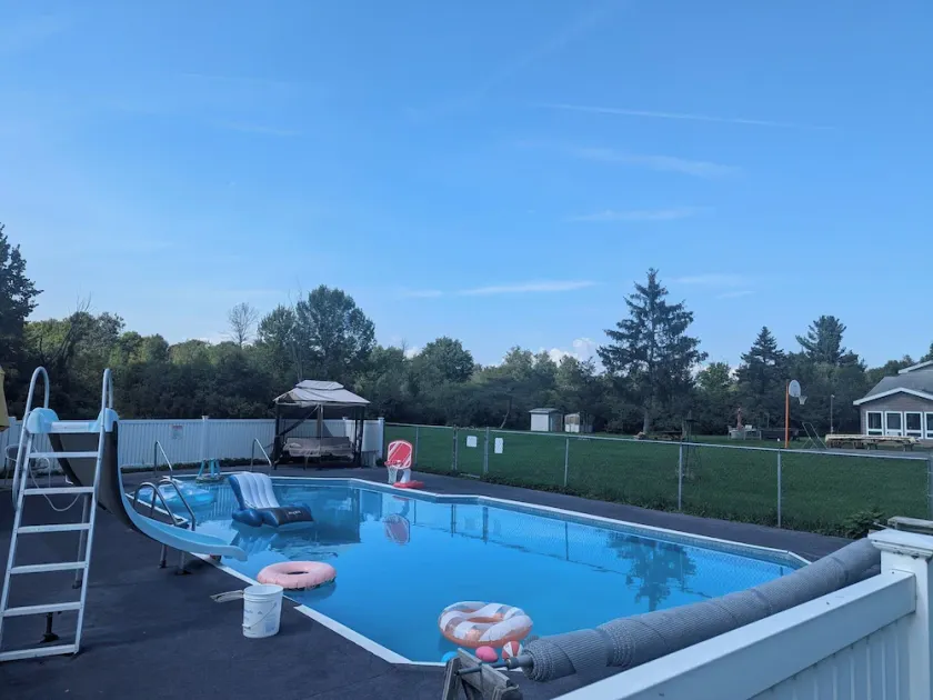 Dog-Friendly large rural Estate just outside Alex Bay with hot tub and pool! - Image 1
