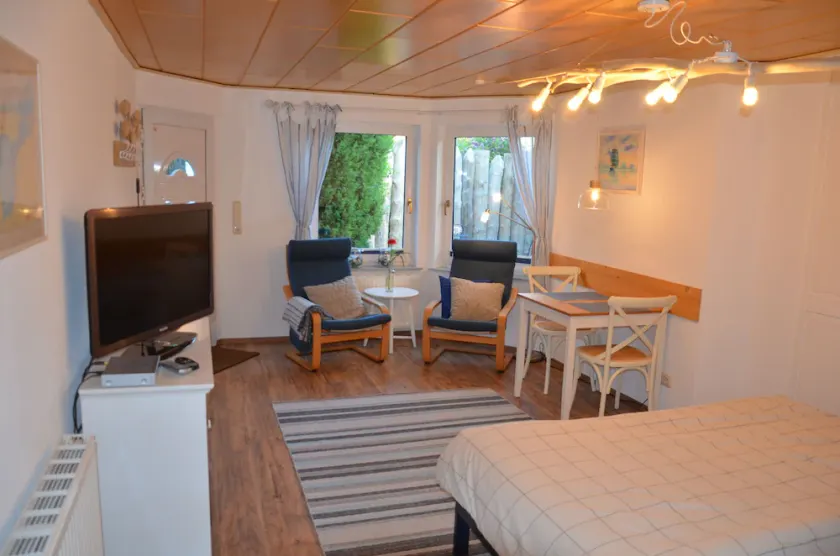 Beautiful, very quietly located vacation apartment between the Baltic Sea and the Bodden with sauna - Image 1