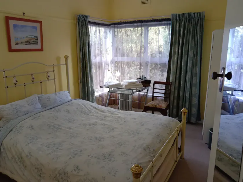 East Geelong House - Mimosa Cottage - Image 1
