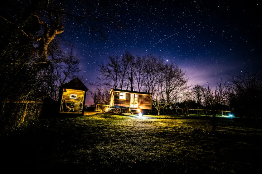 Shepherd’s Hut, stylish, romantic, great location. Pembrokeshire National Park. - Image 1