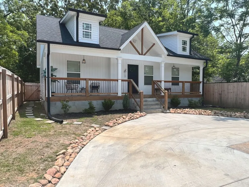 Boho West Villa • New 3BR • Hot Tub • Fire Pit • Games • 10 Min to Downtown - Image 1
