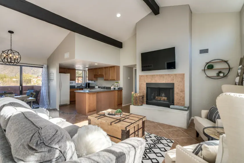 Wake Up to Majestic Mountain Views in a Vaulted 2BR 2 BATH cozy getaway! - Image 1
