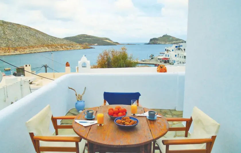 3 Bedroom Awesome Apartment In Panormos - Image 1