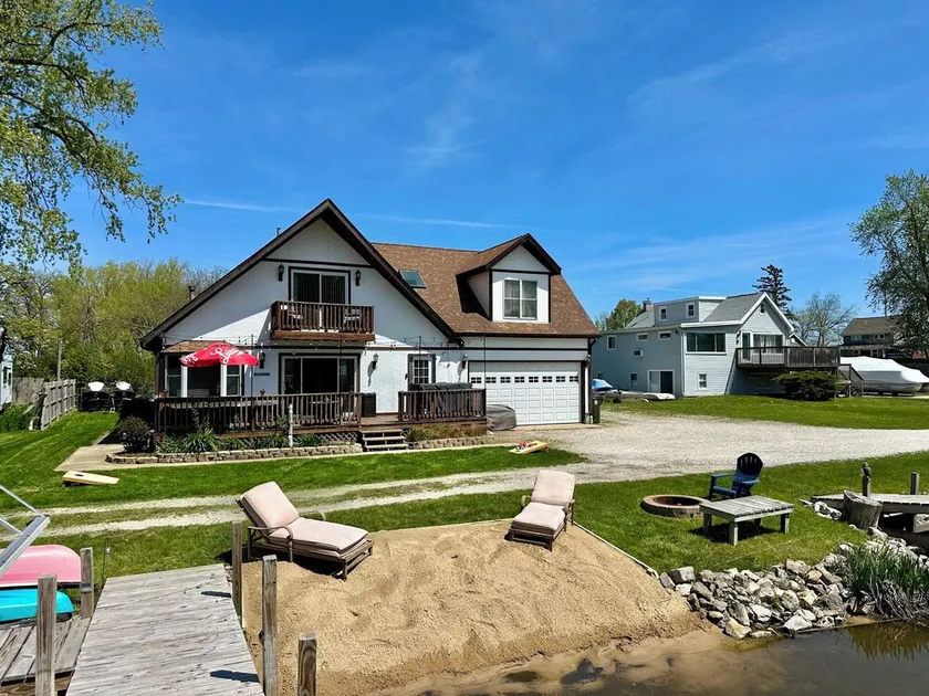 Lake House on Chain O’ Lakes. Antioch IL - Image 1