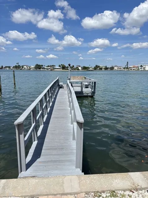 Malyn 107, Waterfront Condo, short walk to beach - Image 1