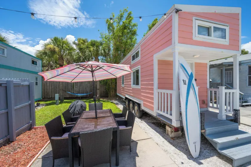 Tiny Coral Oasis-  beachy tiny house for your getaway - Image 1