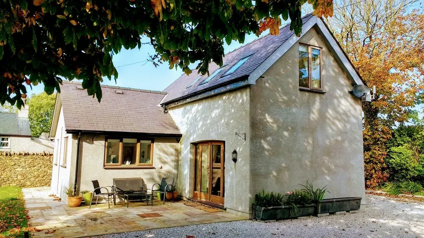 Honey cottage er kun 3 miles fra Amlwch på den nordlige kyst af Anglesey. - Image 1