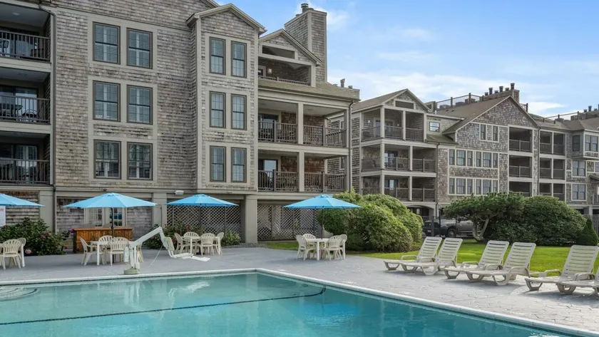 Classic New England Charm At The Heart of Newport-Wyn. Newport Onshore- 2 Bd. - Image 1