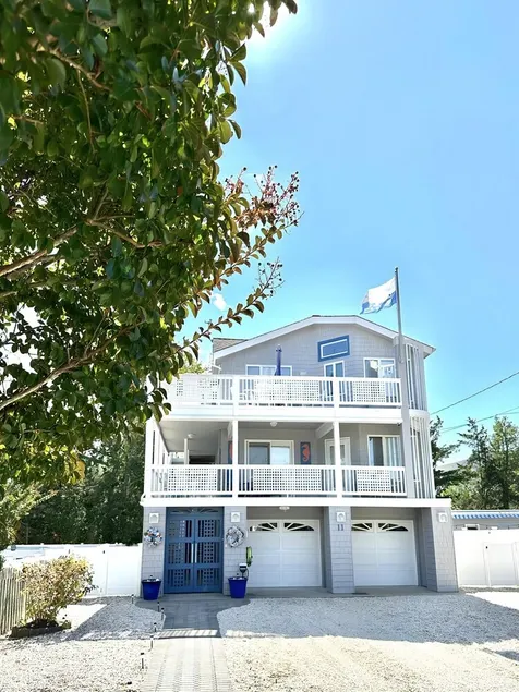 Ocean Block 4 Bedroom Contemporary - Image 1