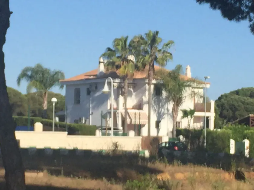 Semi-hus i El Portil med privat pool, gratis wifi, AC, BBQ - Image 1
