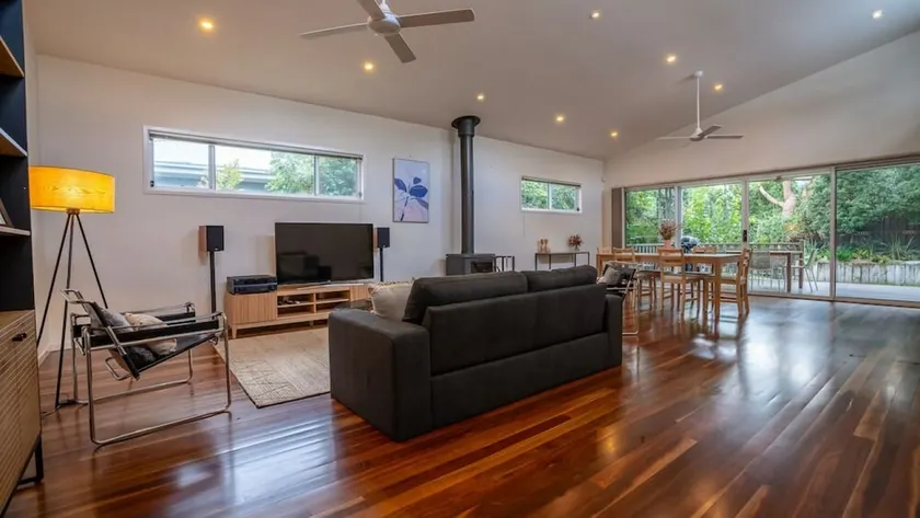 Frankie'S Place - Image 1