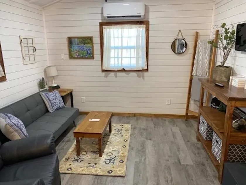 Tiny home with big personality. Close to everything because everything is close! - Image 1