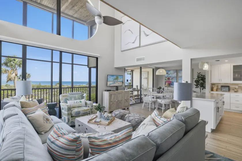 Gulf Front two story townhouse with a coastal flair!  Incredible place for family gatherings!! - Image 1