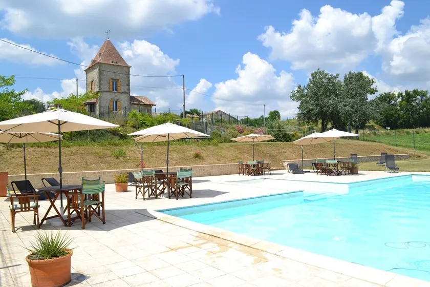 5 charmante Ferienhäuser mit großem Pool - Image 1