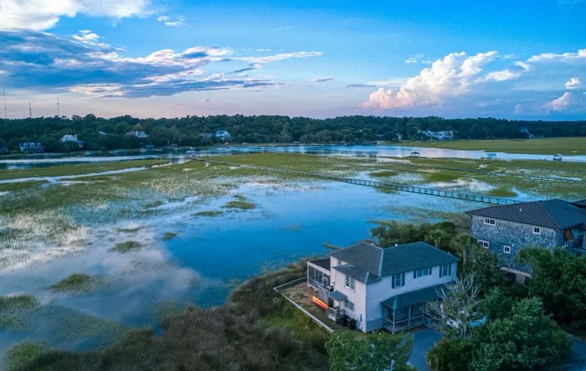 Creek Front Beach House, Vintage Pawleys Charm, Easy Walk to Beach, Dog Friendly - Image 1