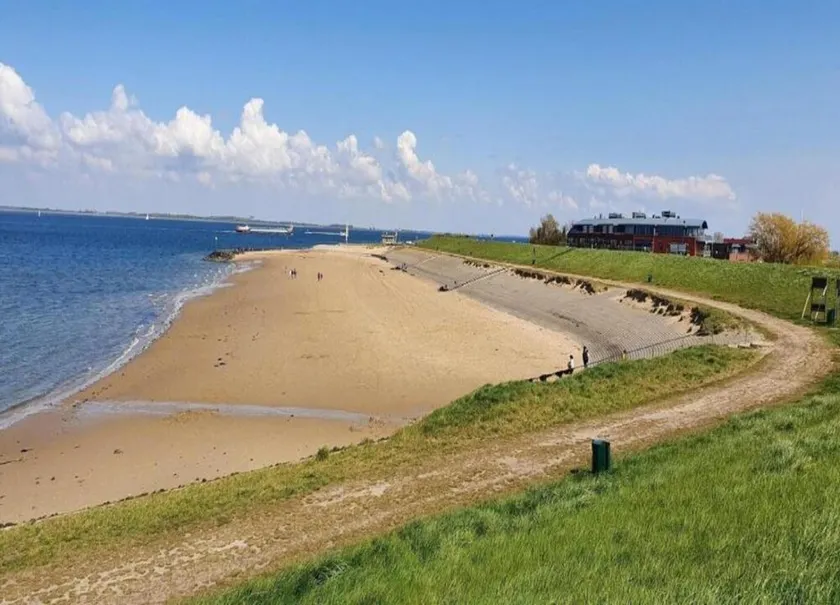 Atmospheric Holiday Home Near the Oosterschelde - Image 1