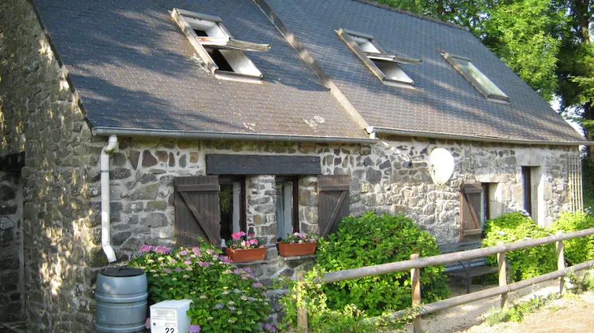 Lovely cottage in quiet country hamlet near the Vallee des Saints heritage site - Image 1