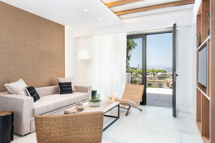 Blue Island Luxury Apartment - Image 1