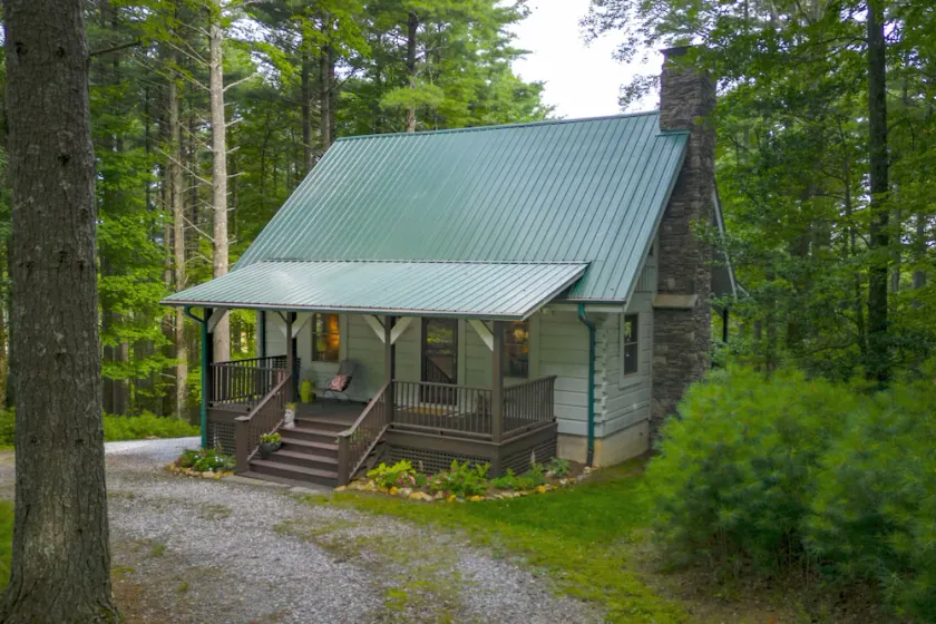Perfect Cabin in the Woods! Hot Tub, Fire Pit, WI-FI, Central A/C - Image 1