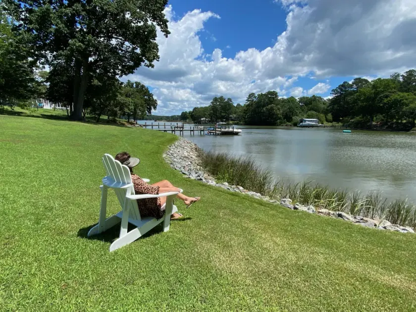 Tipsy Mermaid “Rivah House” Kayak/Paddlebaord/Crabbing/Fishing - Image 1