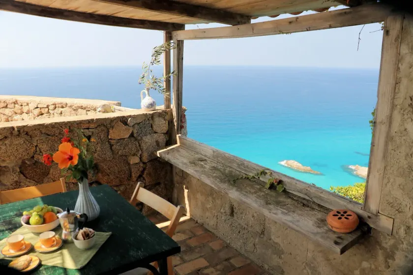 Casa il Night, for 2 people, with amazing sea view and access to the beach - Image 1