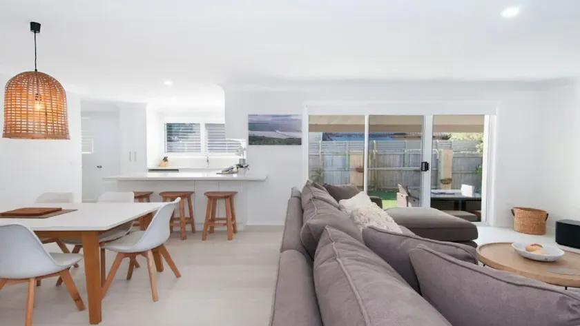Kay s Hideaway - Stylish Downtown Getaway - Image 1