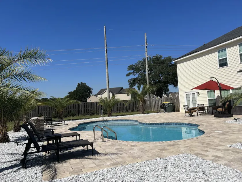 A family home that is perfect for any trip to beautiful Savannah! - Image 1
