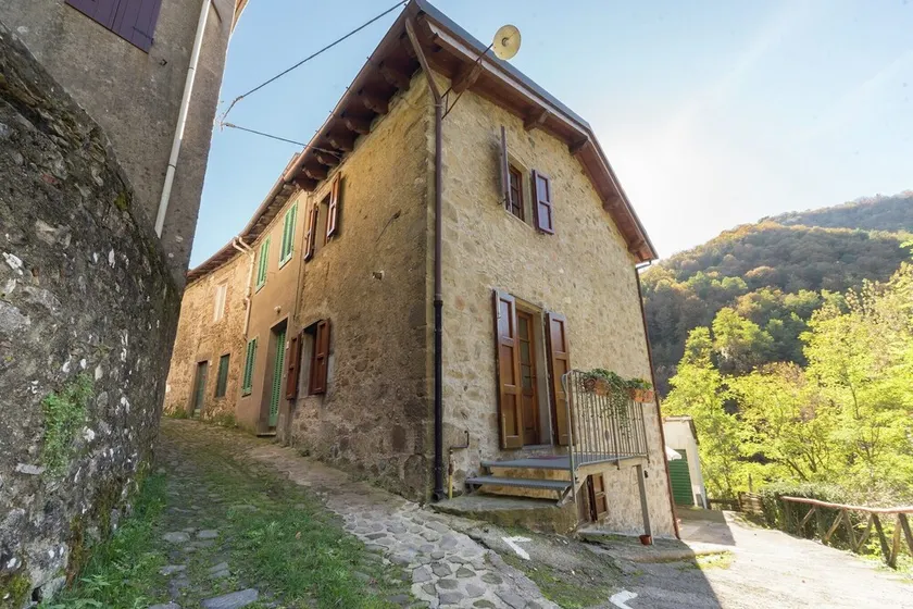 Nice 18th century Fully Restored Stone House - Image 1