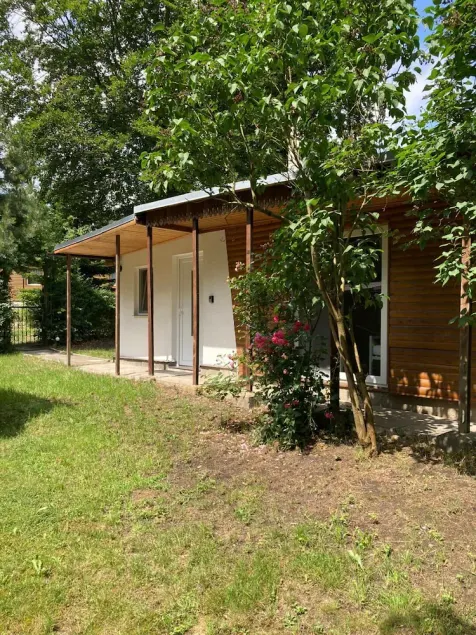 Casa da floresta em um terreno grande - Image 1