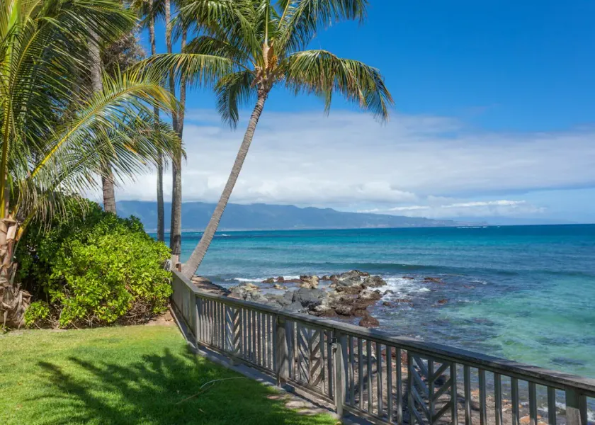 Gorgeous Oceanfront Paia Bay Home - Image 1