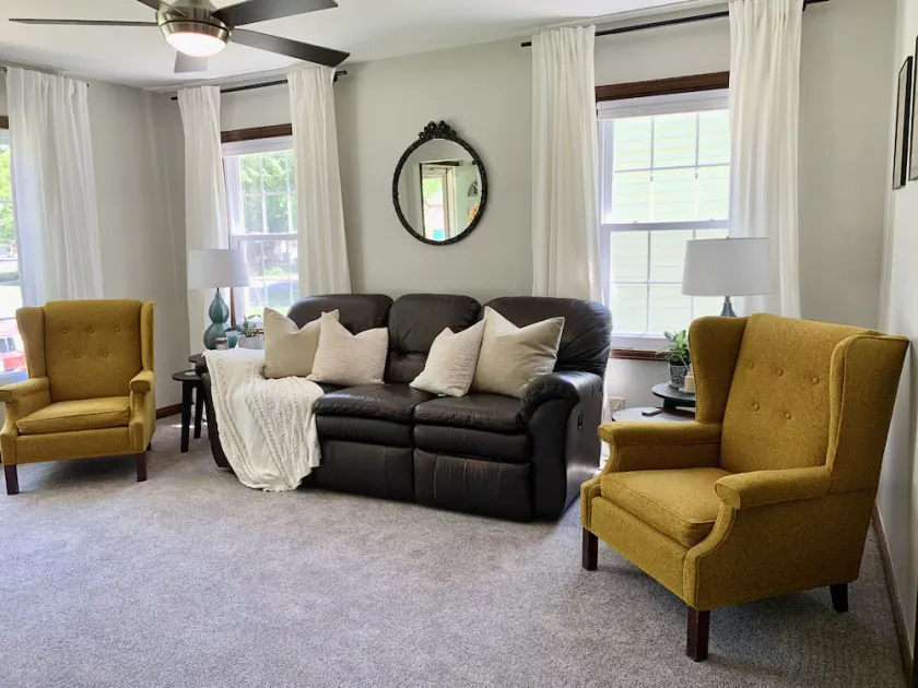 Family Friendly Home Centrally Located with Private Yard - Image 1