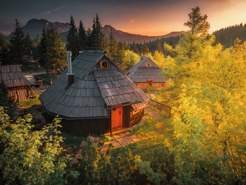 Koča Kronca - Velika planina - Image 1