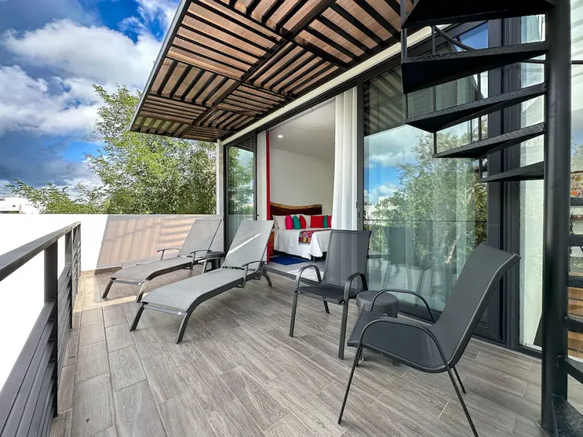NEW - Luxurious home with modern amenities surrounded by peace & nature. - Image 1