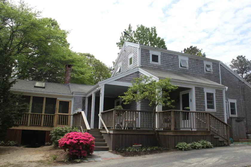 Eastham home near the water & bike path; large screened in porch - Pet Friendly - Image 1