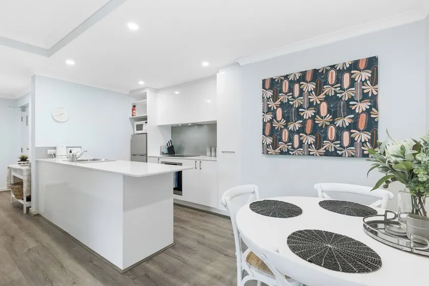 Neat 1BR apartment w/ balcony in superb East Perth Village - Image 1