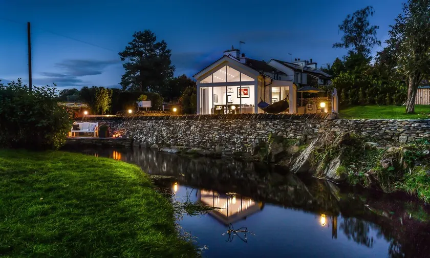 NEW - River Barn - 5 Star - Luxury Riverside Retreat - Image 1