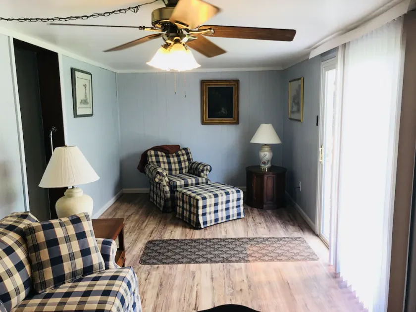 Quiet Blue Ridge Mountain Cottage - Image 1